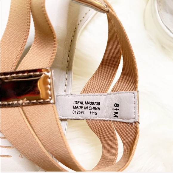 Munro Ideal Rose Gold T-Strap Sandals - Picture 5 of 5